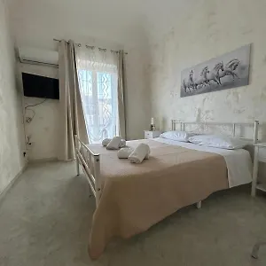 https://naumachia-house.sicilyhotelsitaly.net